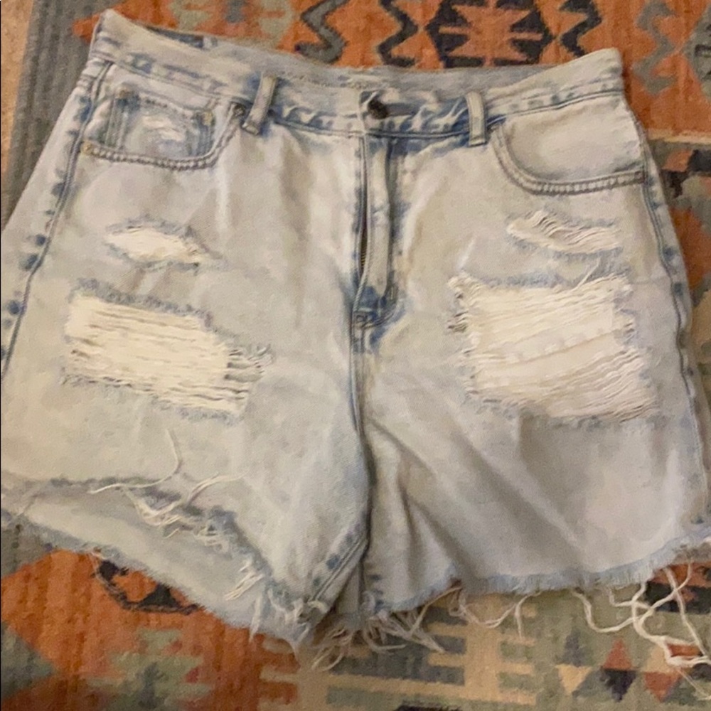 American Eagle Light Wash Mom Shorts